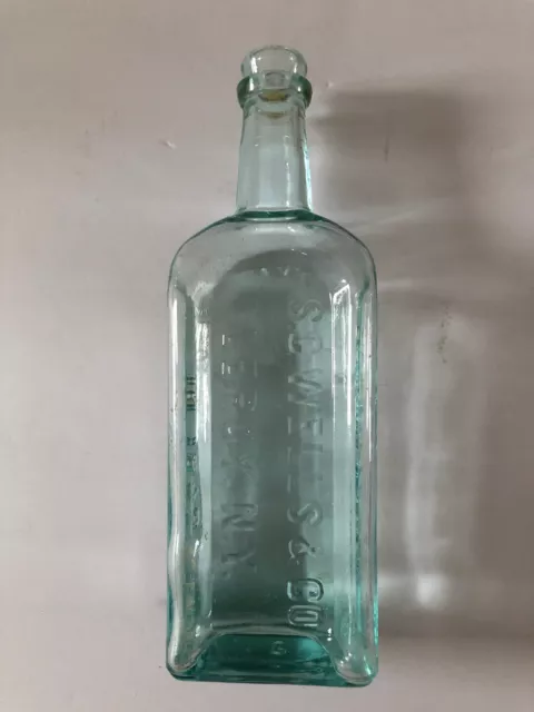 VINTAGE S.C. WELLS & CO. LEROY, NY GREEN TINT 4oz  MEDICINE BOTTLE With Bubbles!