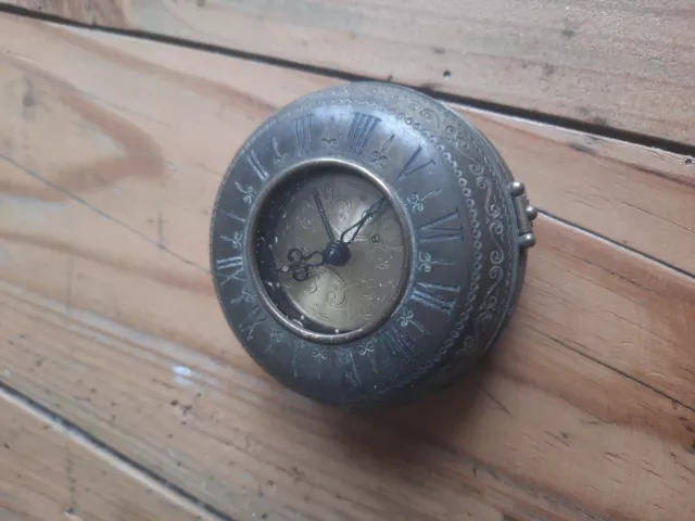 Ancien Reveil Pendulette De Voyage Uti Swiza Forme Oignon Suisse Clock