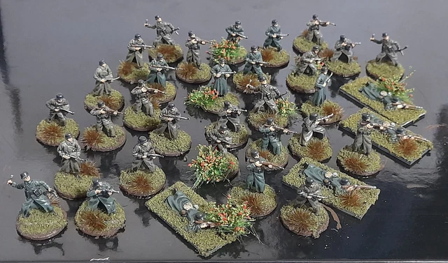 20mm WW2 1/72 German Infantry Greatcoats Caesar Minuatures X34 Figures Painted 20mm WW2 1/72 German Infantry Greatcoats Caesar Minuatures X34 Figures Painted