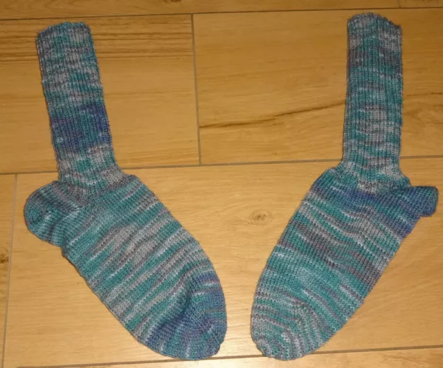 Socken handgestrickt mit Regia 4-fach Strata Color Wolle 42/43 blau