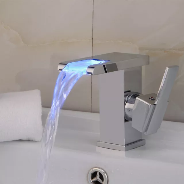 LED Waschtischarmatur mit Licht RGB Wasserhahn Badezimmer Wasserfall Waschbecken