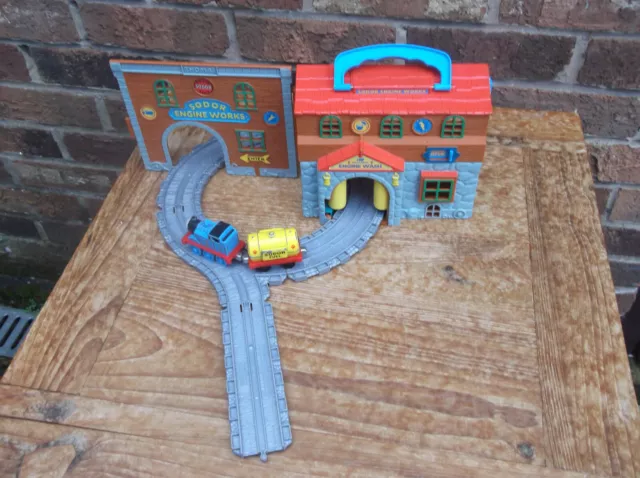 Take Along n play Thomas Tank Engine & Friends - SODOR ENGINE WORKS PLAYSET