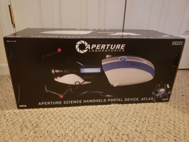 Portal 2 Portal Handheld Gun Atlas Blue Version NECA Full Size Brand New