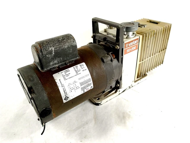 Varian SD-200 0421.P1211.3 Edition 07 Dual Stage Rotary Vane Vacuum Pump Unit