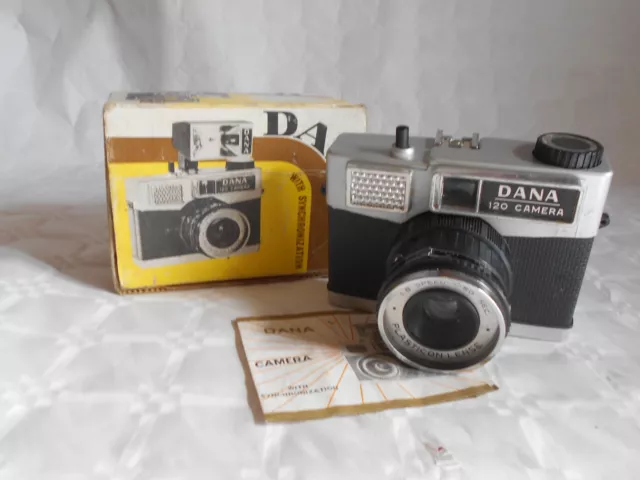 Vintage Hong Kong plastic sea side camera Dana 120 Lomography Diana clone
