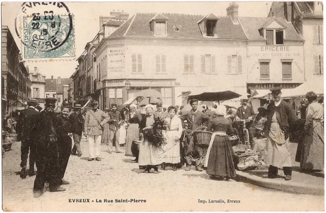 EVREUX (27) - Rue Saint Pierre (un jour de Marché)