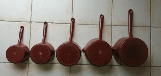 Lot 5 casseroles Le Creuset vintage cuivre + support bois - Arts de la table