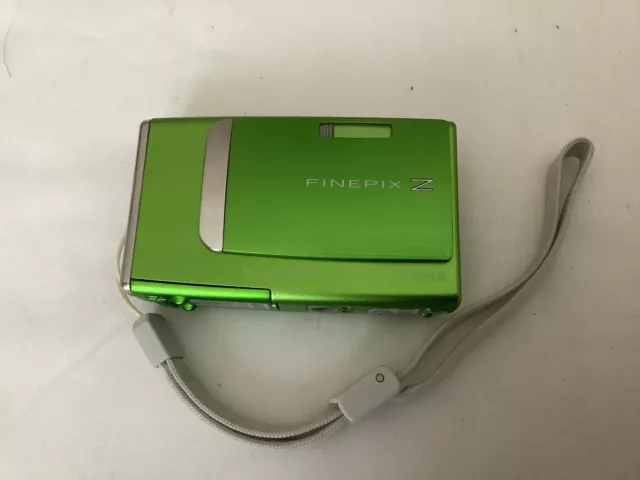 Fujifilm FinePix Z Series Z10fd 7.2MP Digital Camera - Green, 4GB SD Card