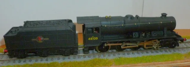 HORNBY DUBLO 2 Rail 2225 2-8-0 8F Locomotive & Tender 48109 - Original Box