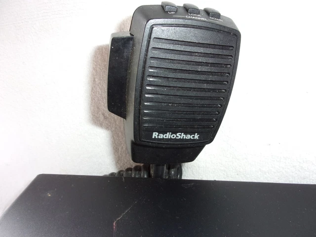 Radio Shack TRC-446 CB Radio with Microphone 2