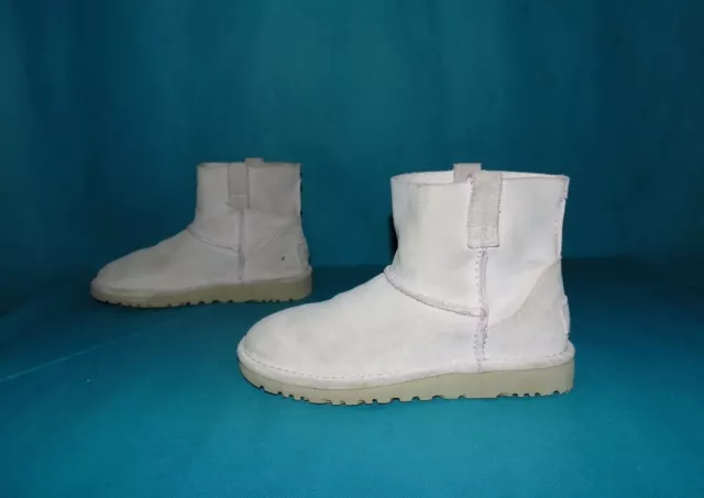 bottines boots UGG en daim rose pale pointure 36 EUR, 3,5 UK, 5 US