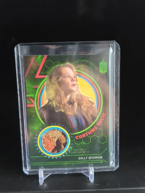 Doctor Who Extraterrestrial Encounters Costume Card GREEN Sally Sparrow 284/499 Doctor Who Extraterrestrial Encounters Costume Card GREEN Sally Sparrow 284/499