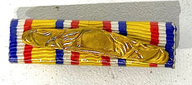 Médaille UNC Casque Adrian 1914/1918 – Union Nationale Combattants, Authentique