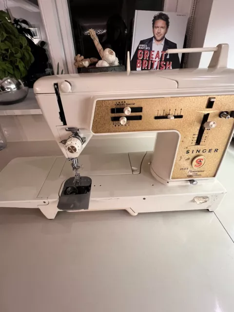 Alfa 4003 Sewing Machine Pedal Cover Bobbin Case Feet Extras 