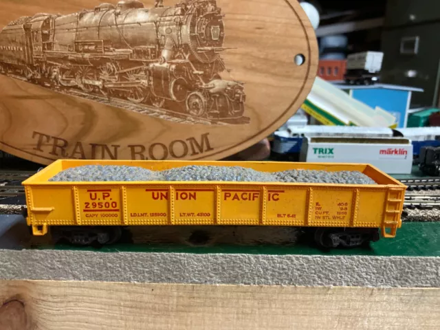 Ho Scale Unknown Make Union Pacific Gondola With Load