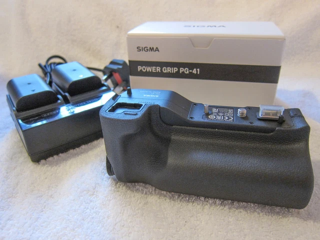 SIGMA POWER GRIP PG-41 For SD Quattro 2 x Batteries