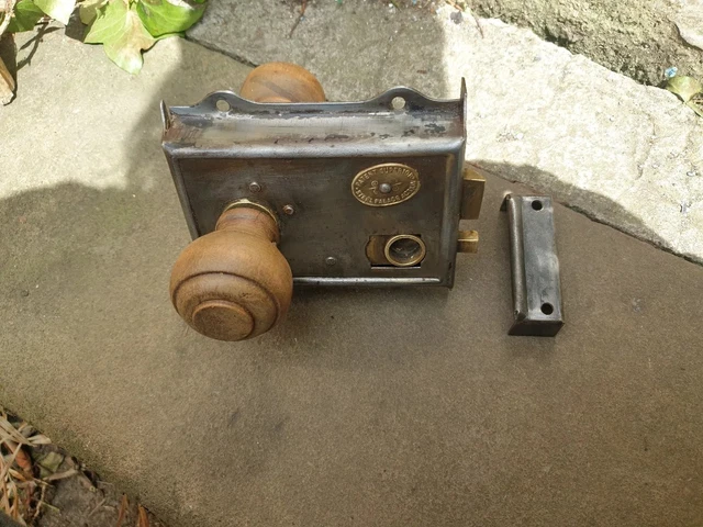 Old/vintage metal door rim lock, wood handles & Brass backplate & keep