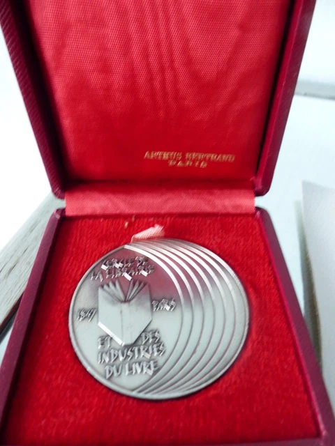 Médaille Ancienne – Cercle De La Librairie – Syndicat Des Industries – Argent XIXe