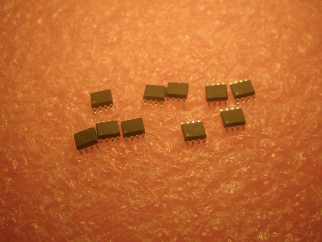 MAX700CSA Maxim ICs New, Lot of 10 pieces