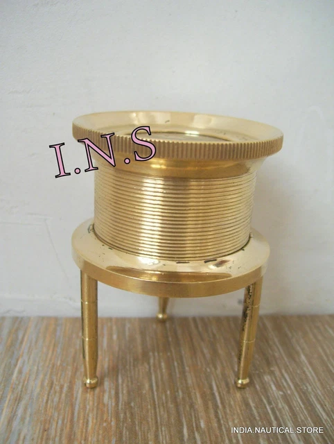 Loupe de table en laiton et bois - France
