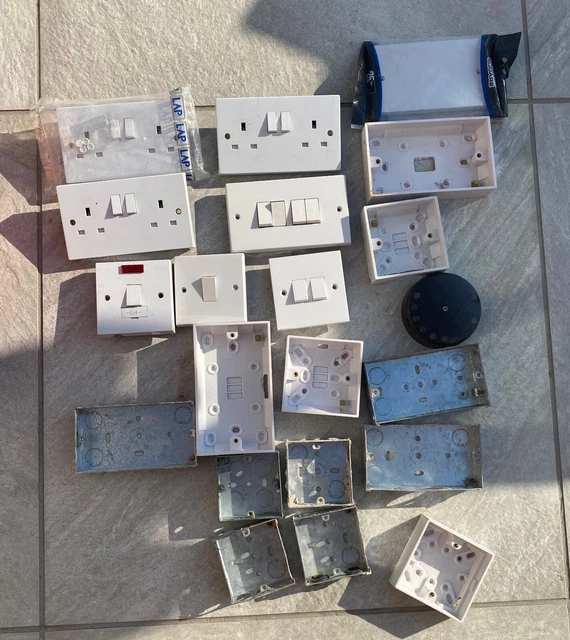 Bianco 13A 2 marce prese doppie, sperone fusibile e interruttore luce