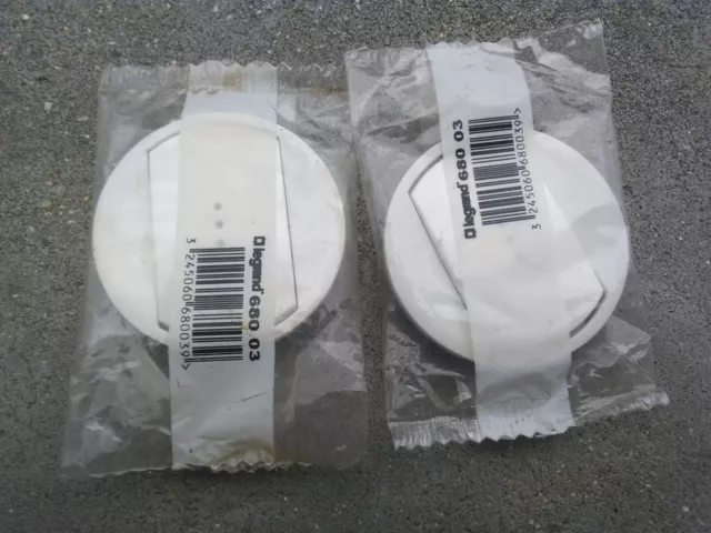 2x manette simple voyant va et vient bouton poussoir Legrand Céliane blanc 68003