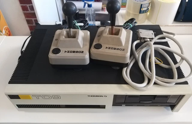 Ordinateur Thomson MO5 Vintage – Avec Lecteur De Cassettes Et Notice – Occasion Fonctionnel
