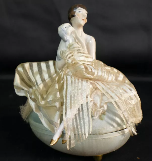 Demi Figurine En Porcelaine Allemande sur boîte, Poupée Half Doll, baigneuse 20