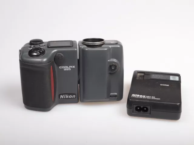Nikon Coolpix 995 E995 | Nikkor Zoom 2.6-5.1 8-32mm Digital Camera | 72mm Lens