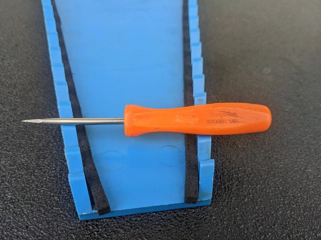 thumbnail interactive-video image 1 of Snap-on Orange Mini Hard Grip Screwdriver Set – 4pc Combo SDDX40AO – P1, 3/16, 1/8, P0 1 of 3