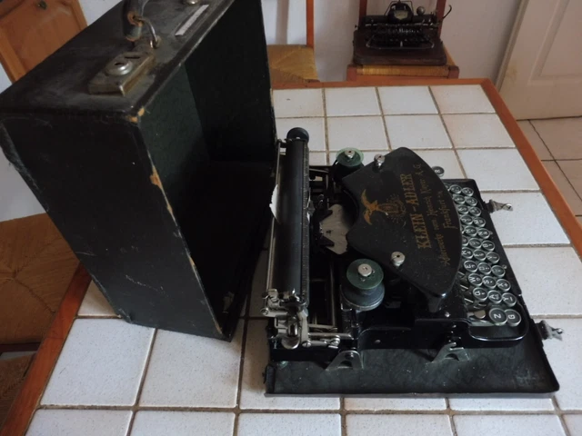 MACHINE À ECRIRE TRIUMPH Gabriele 35 Avec Valise De Transport EUR 30,00 - FR
