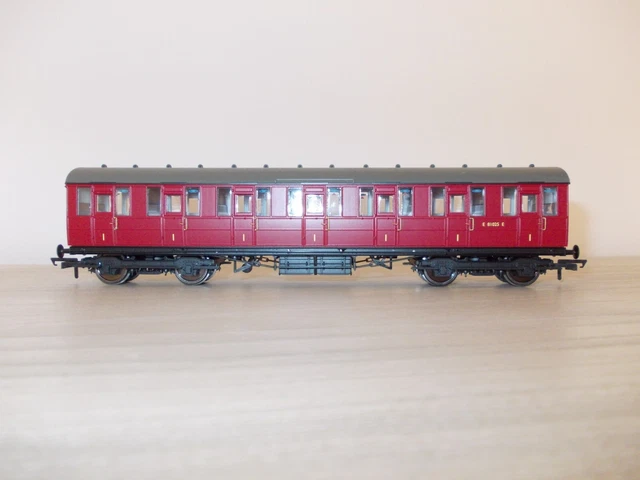 Br R1 Class HORNBY R4519 BR Gresley Suburban 1st Class Coach E81025E in BR Maroon ...