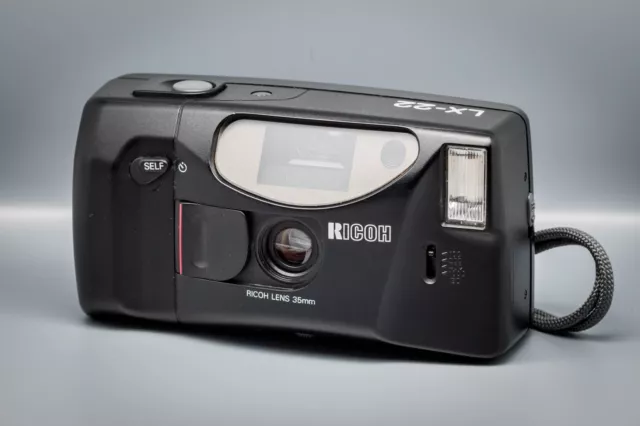 Camara Ricoh LX-22