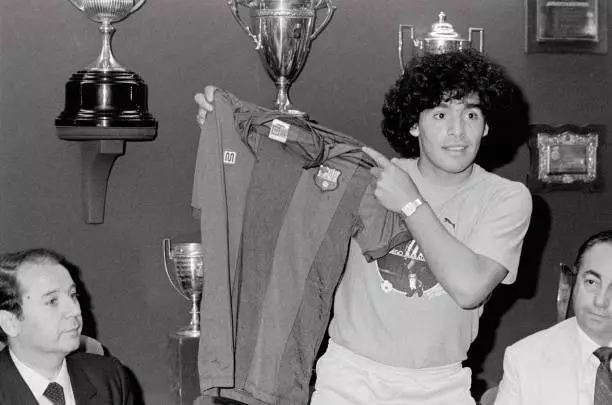 Barcelona Fc Football Diego Maradona Jersey Presentation 1982 Old Photo