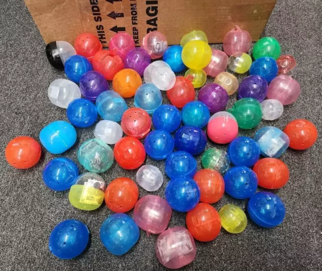 60 EMPTY Gashapon Capsules - Authentic (used once) MIXED COLORS Goshapon