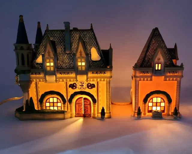 Dept 56 Disney Parks Village series Mickeys Christmas Carol Castle House #5350-3