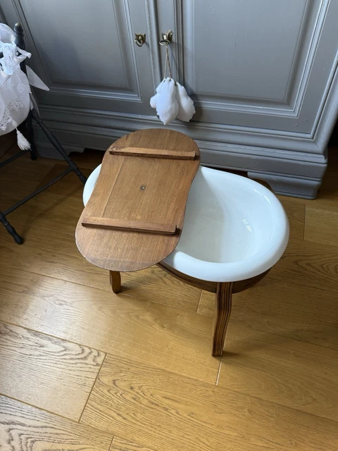 Bidet Ancien Sur Pied En Faïence – Pièce Vintage, état Occasion, Style Rétro Pour Salle De Bain