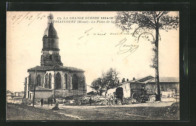 CPA Triaucourt, La Place de la Mairie