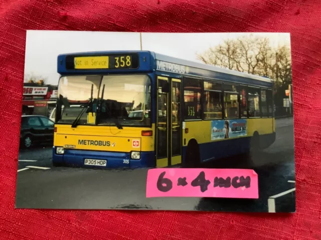 LONDON BUS PHOTO B/W METROBUS 305 P305 HDP Route 358