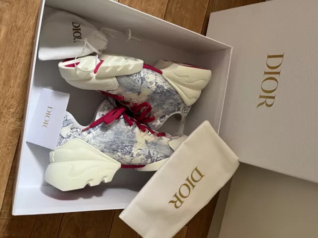 d connect sneakers