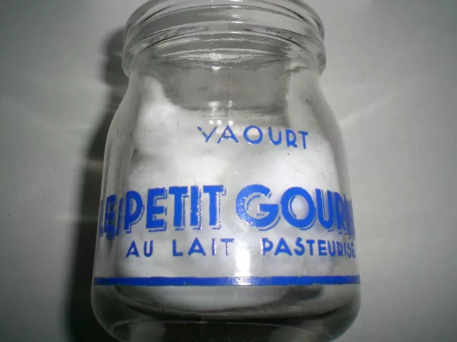 Ancien pot de yaourt LE PETIT GOURMET (pub, cuisine,yoghourt, yahourt, lait)