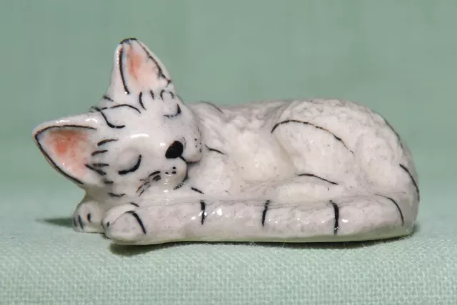 Klima Miniature Porcelain Animal Figure Grey Cat Sleeping K033