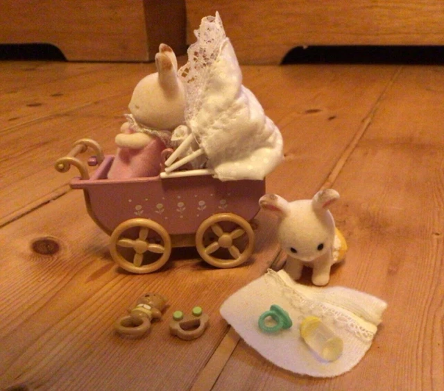 SYLVANIAN FAMILIES Chocolate Rabbit Twins Set with pram and