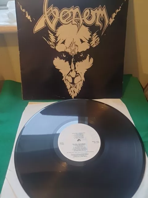 Venom – Black Metal 1982 Neat Records UK LP NEAT 1005, embossed cover, red head