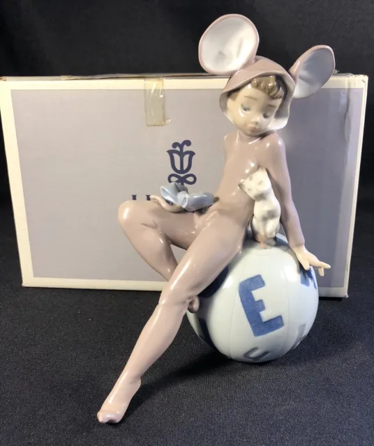 Rare!! Mib Lladro 5882 Restful Mouse Cat Figurine Made In Spain - Retired