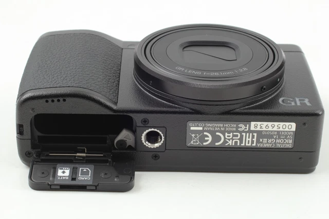 CNT 719 【 TOP MINT in BOX 】 Ricoh GR IIIX 24.4MP Digital Camera From JAPAN #1036 3