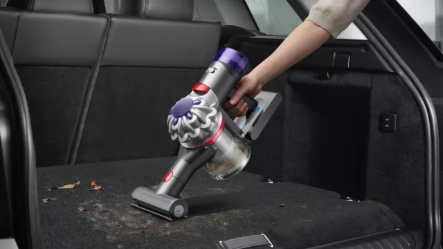 Dyson V8 Cordless Vacuum Cleaner - Refurbished 3