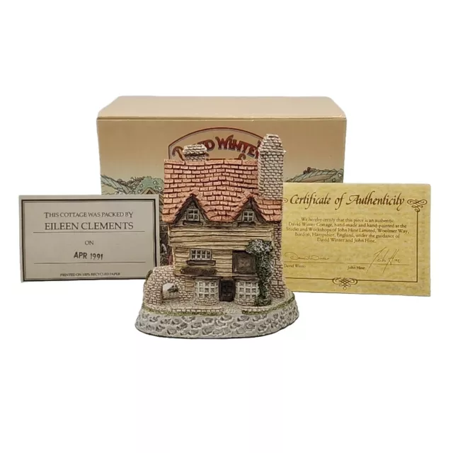 David Winter The Wine Merchant Cottage MINT VINTAGE w COA & Original Box