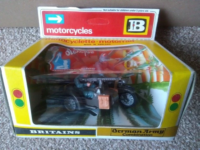 BRITAINS GERMAN ARMY motorcycle & sidecar combination 9681 1