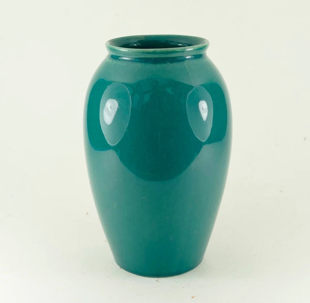 ASHTEAD POTTERS Art Pottery VASE Green Glaze 14cm high £45.00
